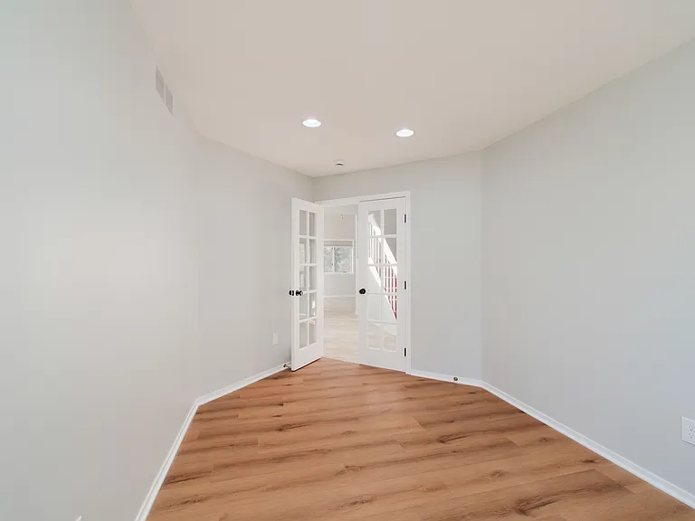 1083 N Livernois Rd — Photo 37