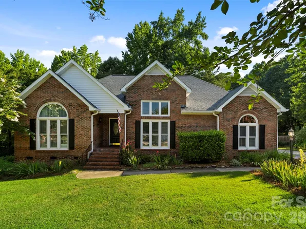 1035 S Bank Dr, Rock Hill, SC 29732