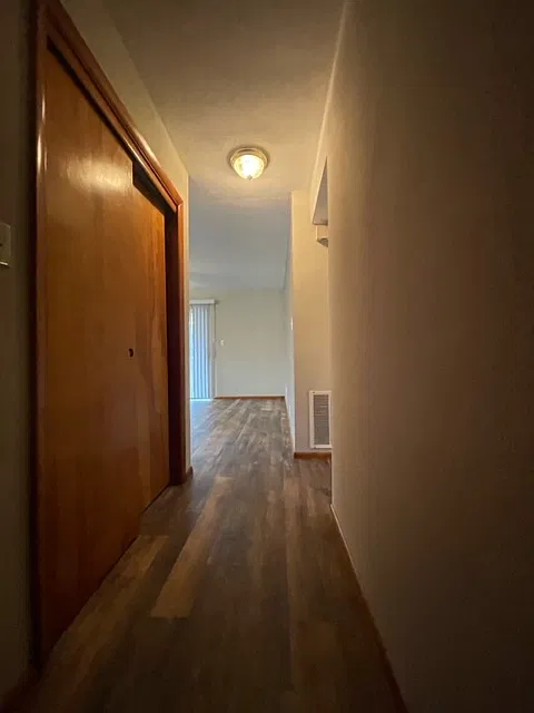 2 bed, 900 sqft, $1,075 — Photo 4