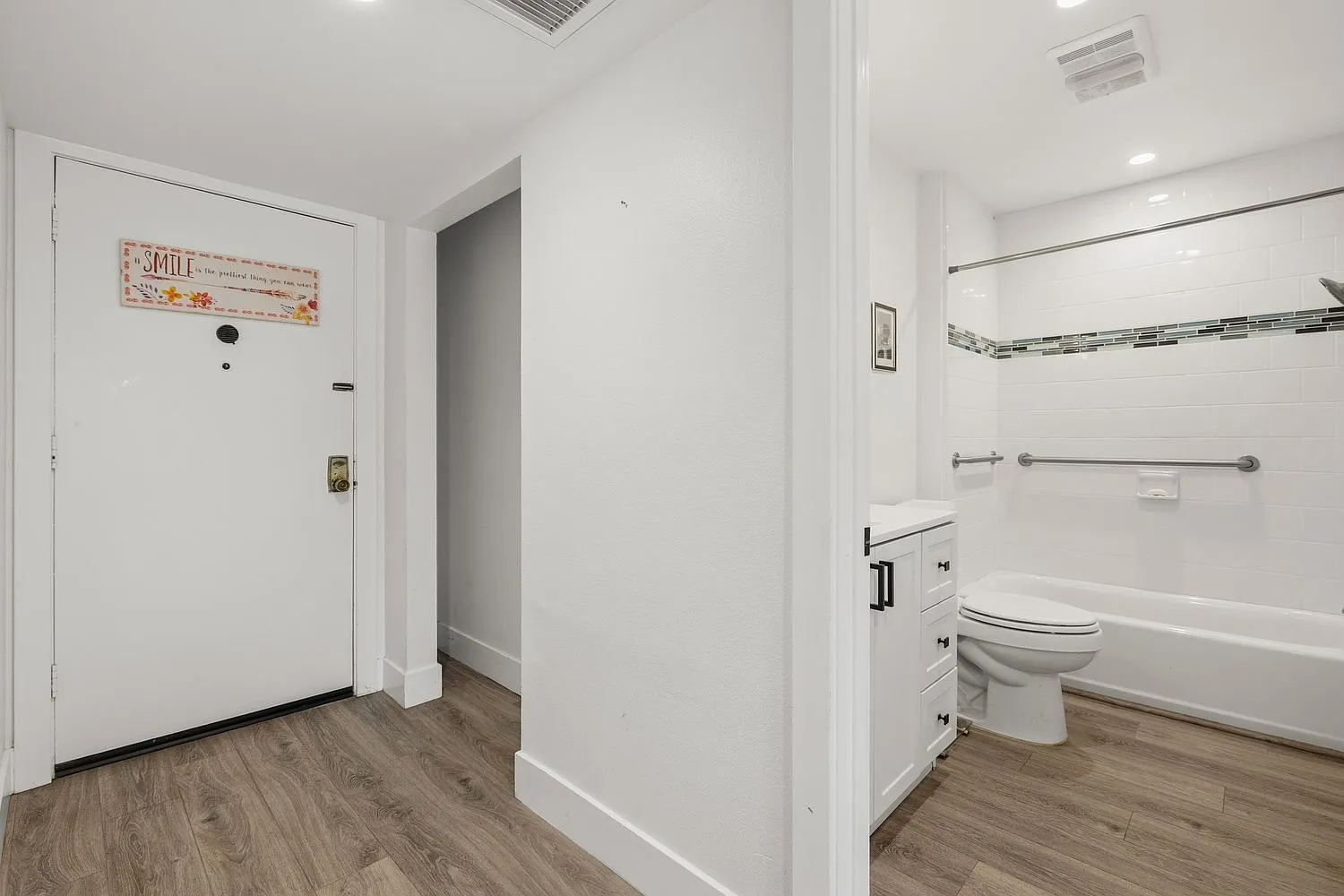 1 bed, 514 sqft, $2,100 — Photo 3
