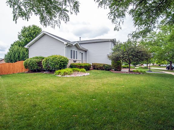2nd image of 16610 W Montauk Dr