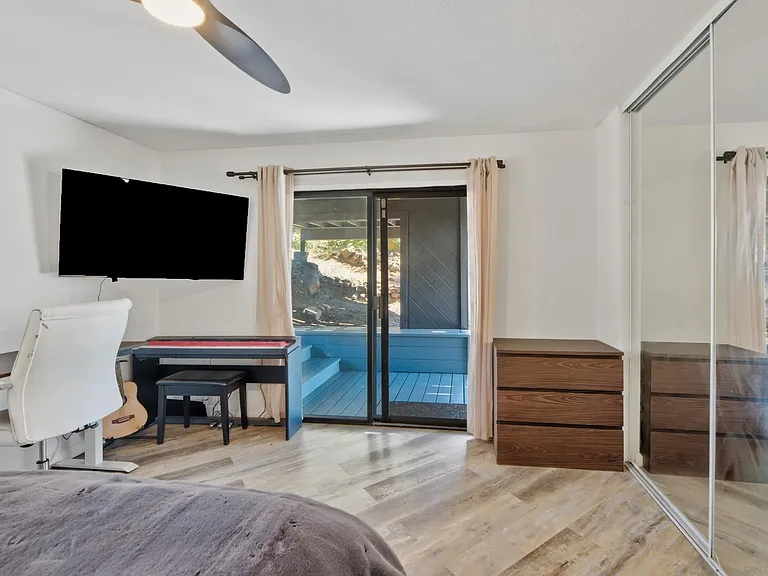 1539 San Miguel Ave — Photo 45