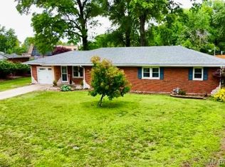 20 Oaklawn Dr, Granite City, IL 62040