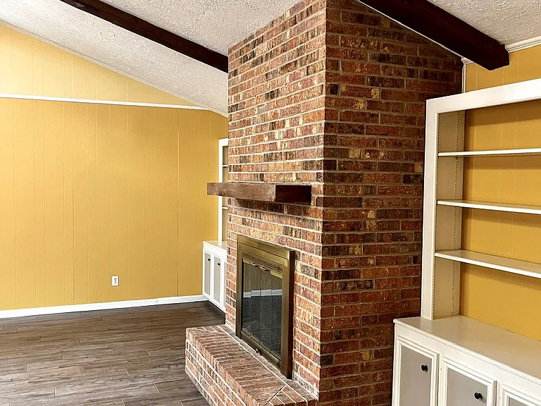 2600 Arbor Dr — Photo 4