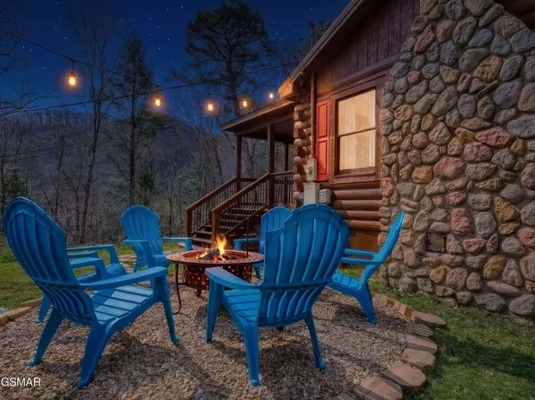 129 Perkins Rd, Gatlinburg, TN 37738
