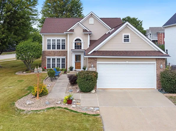 15859 Hawthorn Dr, Clive, IA 50325