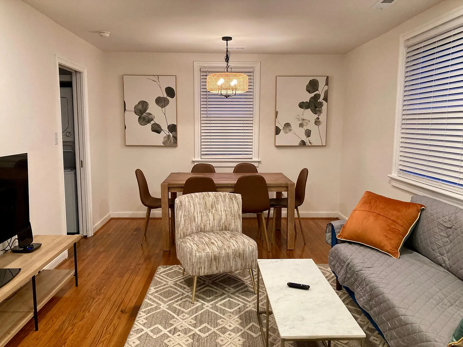 3 bed, 925 sqft, $2,195 — Photo 2