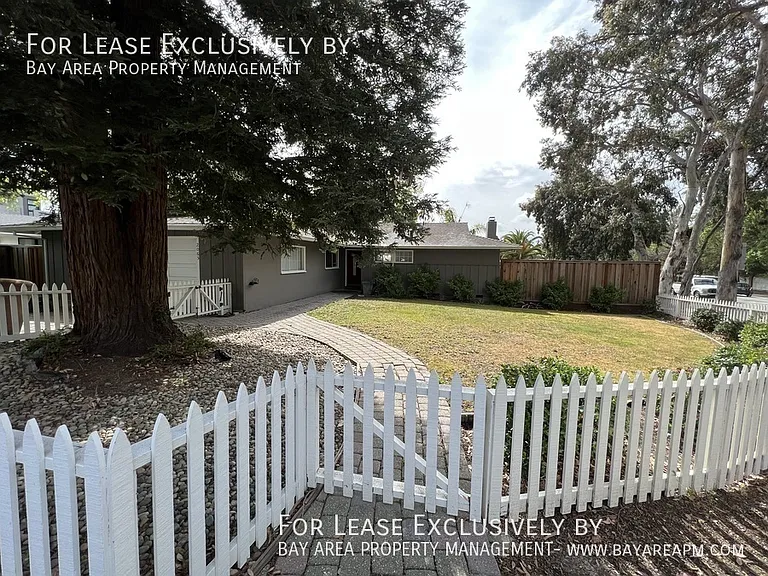 2065 Nassau Dr — Photo 17