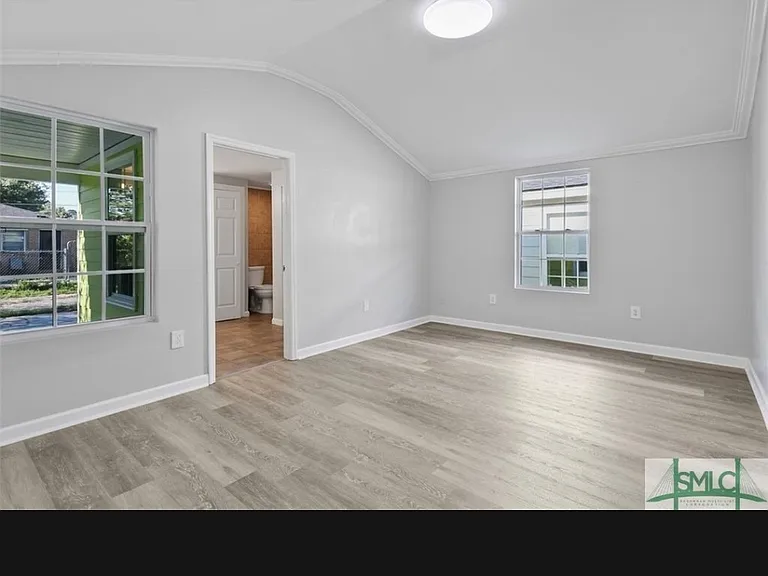 705 W 47th St — Photo 17