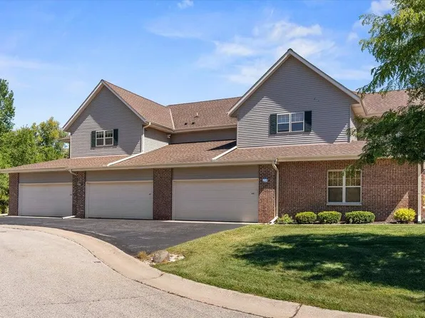 406 Forest Ridge COURT, Saukville, WI 53080