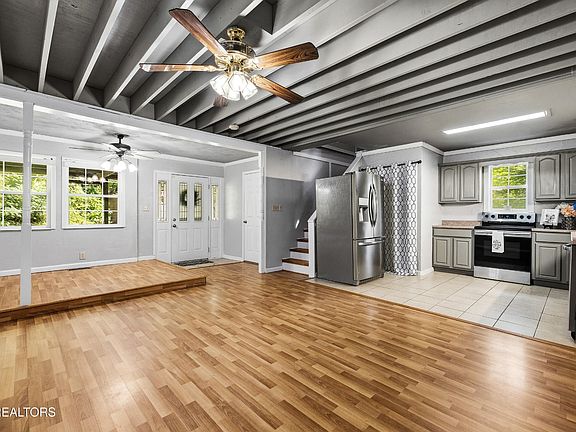 4th image of 1105 Silver Poplar Ln
