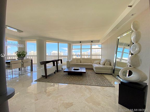 3rd image of 1000 W Island Blvd APT 2809