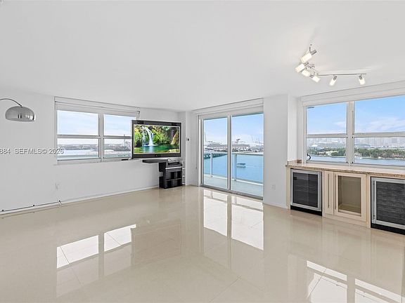 5th image of 650 West Ave APT 1401