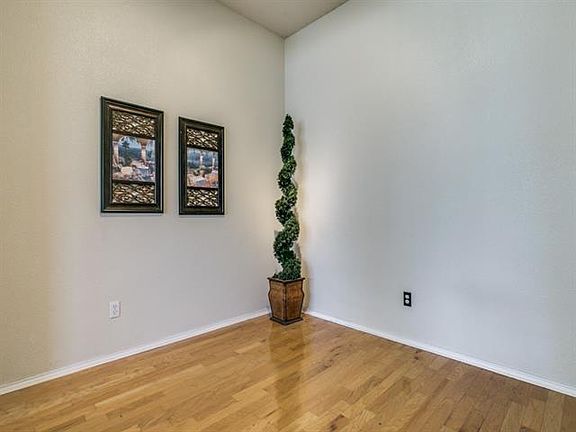 5th image of 2854 Trent Ct