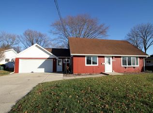 350 8th St, Prairie Du Sac, WI 53578