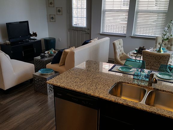 4th image of 600 Washington St APT 1110