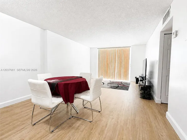 8405 NW 8th St #204 — Photo 5