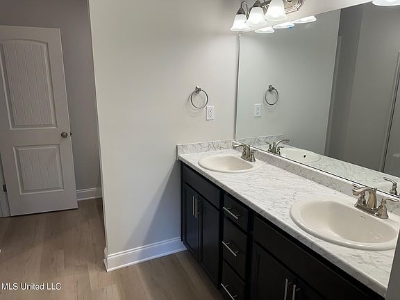 5th image of 5923 Uselton Dr