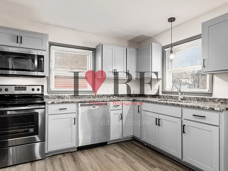 158 Dakota Ave — Photo 24