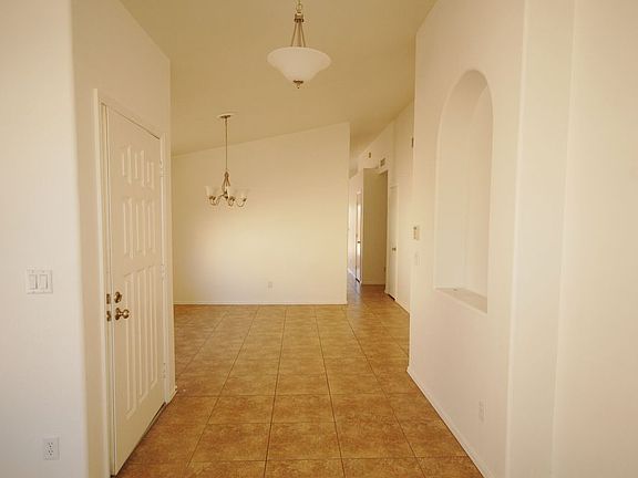 5th image of 1173 W Sparrow Dr