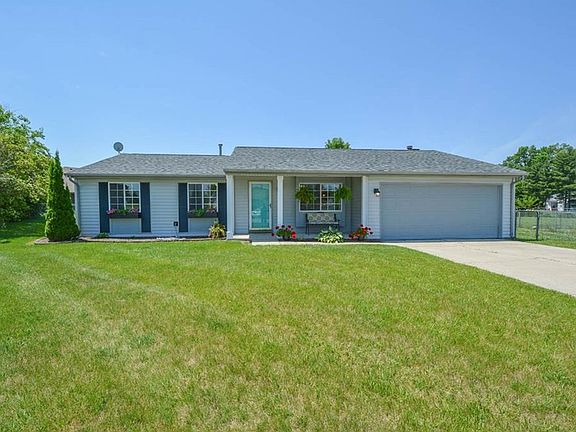 4th image of 1409 N Olivewood Ct