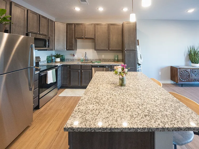 ivi Apartments — Photo 17