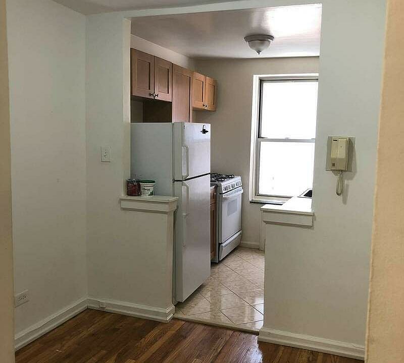 2nd image of 6712 Yellowstone Blvd APT G20