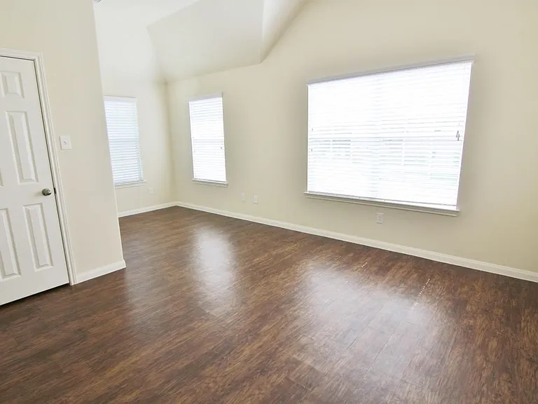 5903 Santa Cecilia Ln — Photo 6
