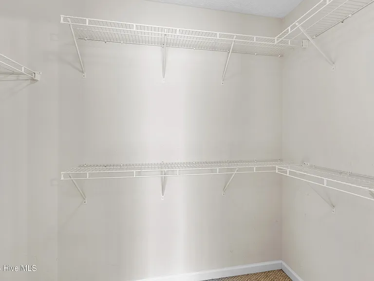 108 Camberly Ln — Photo 31