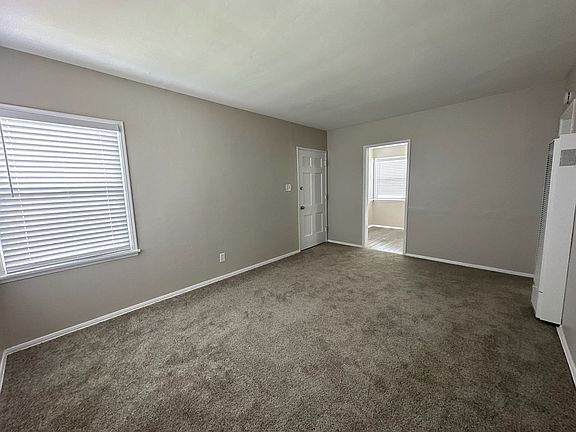 3rd image of 4600 N Lakewood Blvd #4604.5