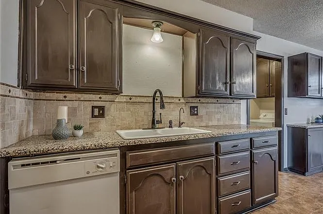 801 Robin Hill Rd — Photo 4