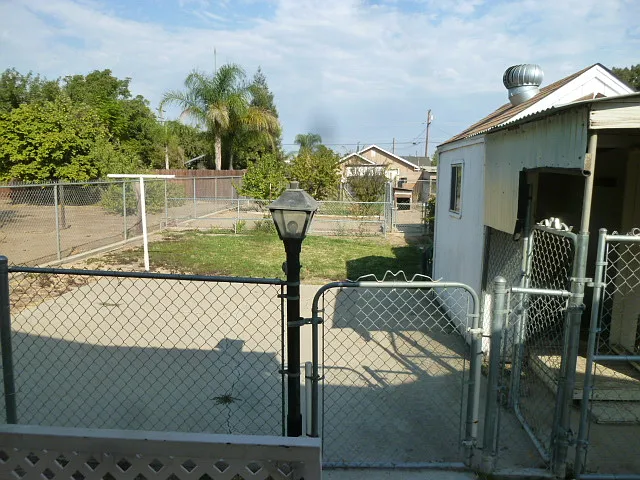 304 S H St — Photo 3