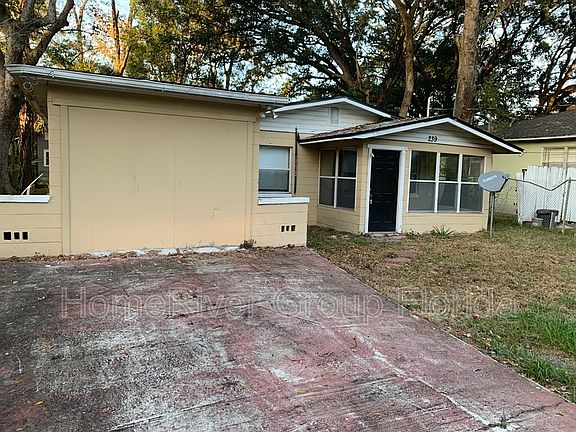3rd image of 239 E 43rd St