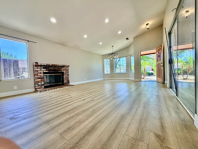 3400 Crowley Ct — Photo 12