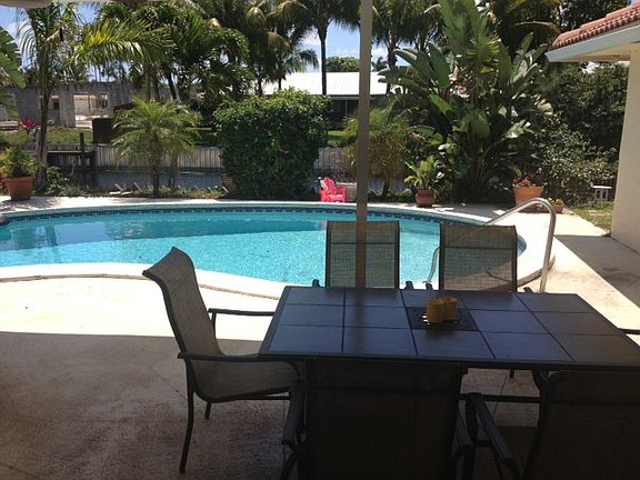 5th image of 1320 SW 26th Ave