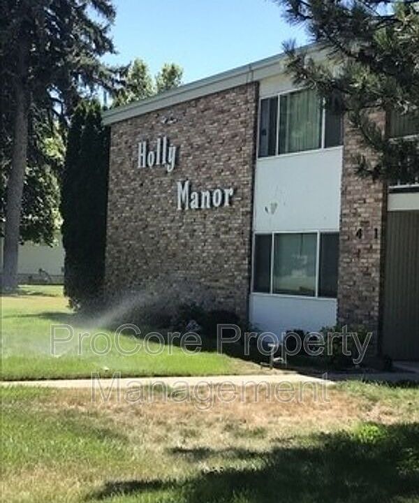 2nd image of 401 S Holly St Unit 6