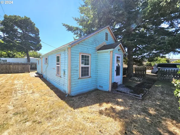 1590 10th St, Florence, OR 97439