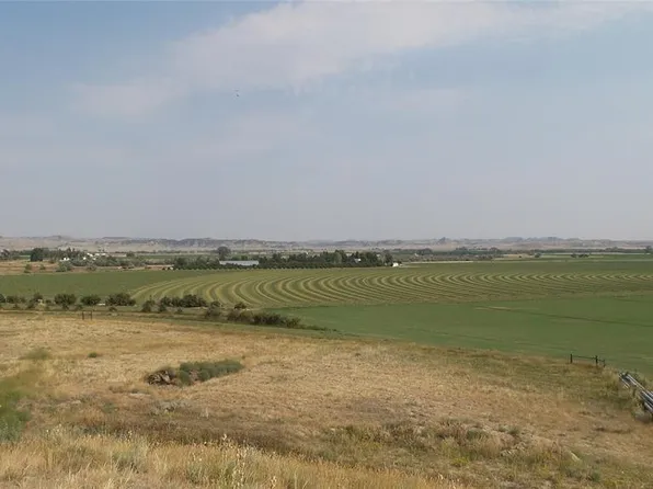 523 Road 261, Glendive, MT 59330