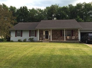 809 E Elm St, Le Roy, IL
