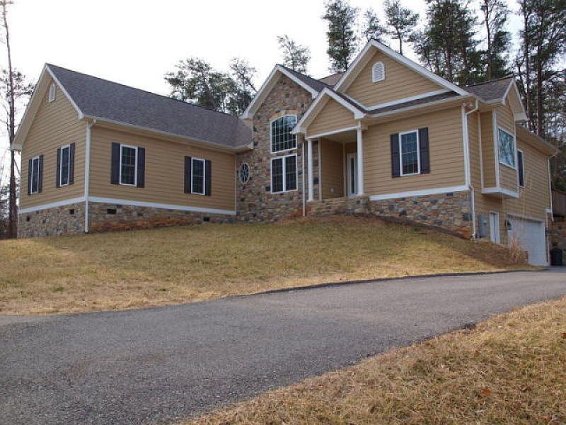 1st image of 40 Middlecreek Ct