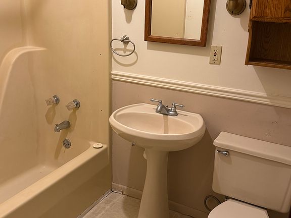 3rd image of 555 W Bluff St #1