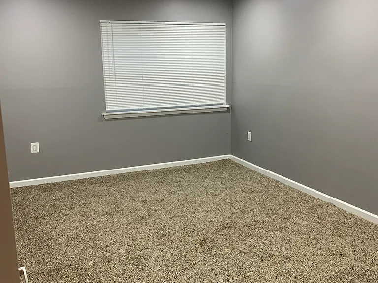 1906 Wilson Ln #102 — Photo 8