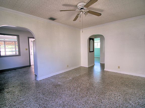 4th image of 906 N K St