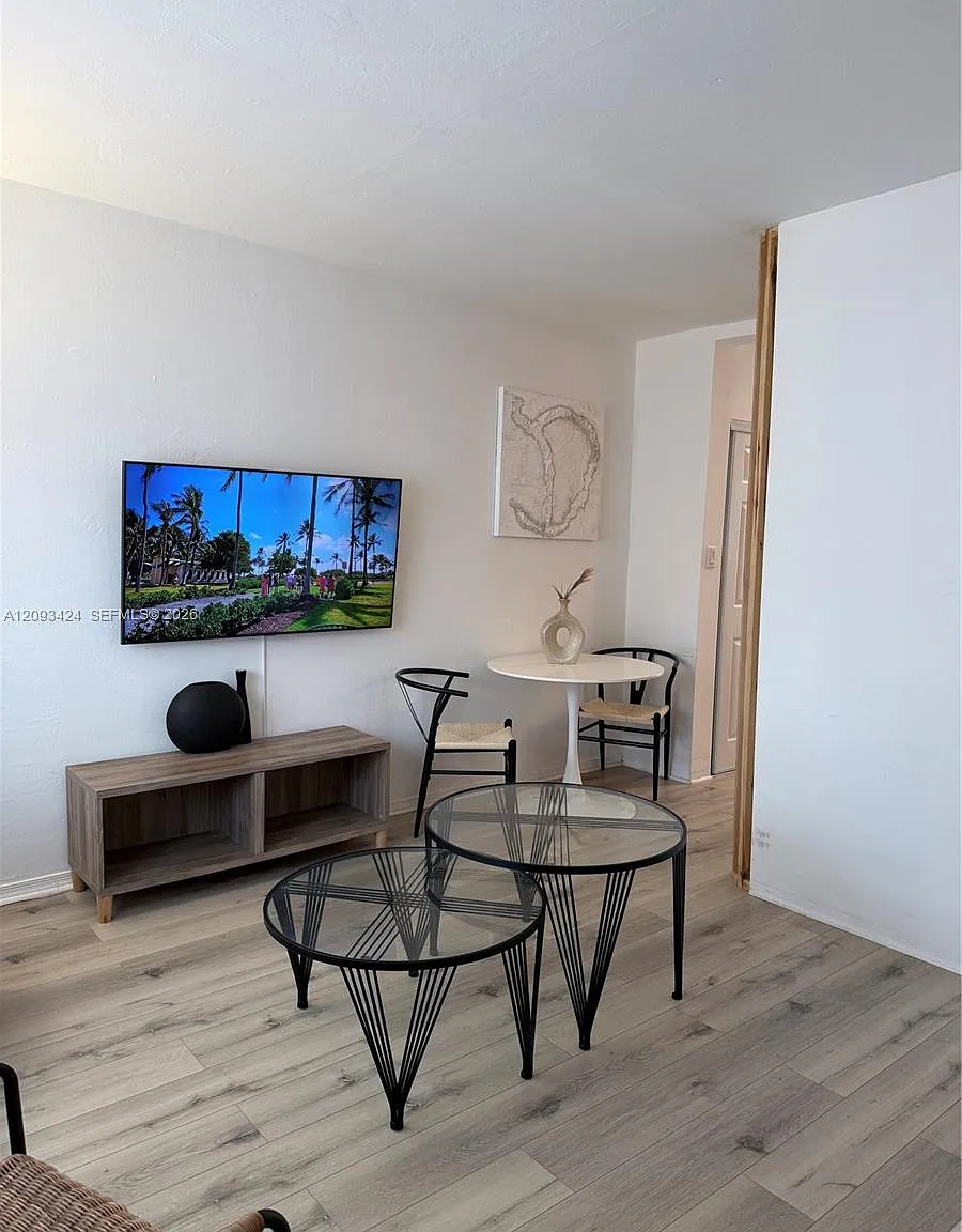 Ramavest Condo — Photo 4