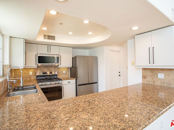 5th image of 1117 18th St Unit 5