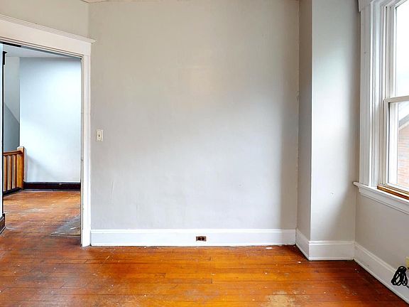5th image of 647 Clemmer Ave