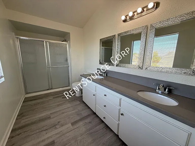 3559 E Avenue R14 — Photo 21
