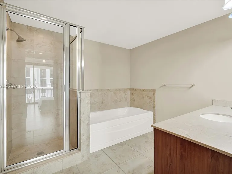 1300 Ponce De Leon Blvd #703 — Photo 40