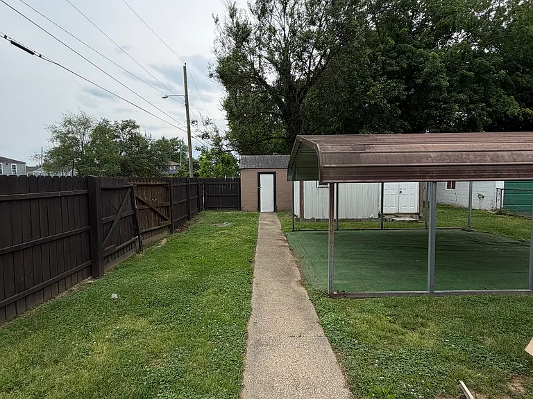 1600 Thornberry Ave — Photo 14