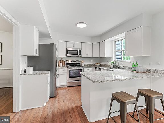 4th image of 143 Sulgrave Ct